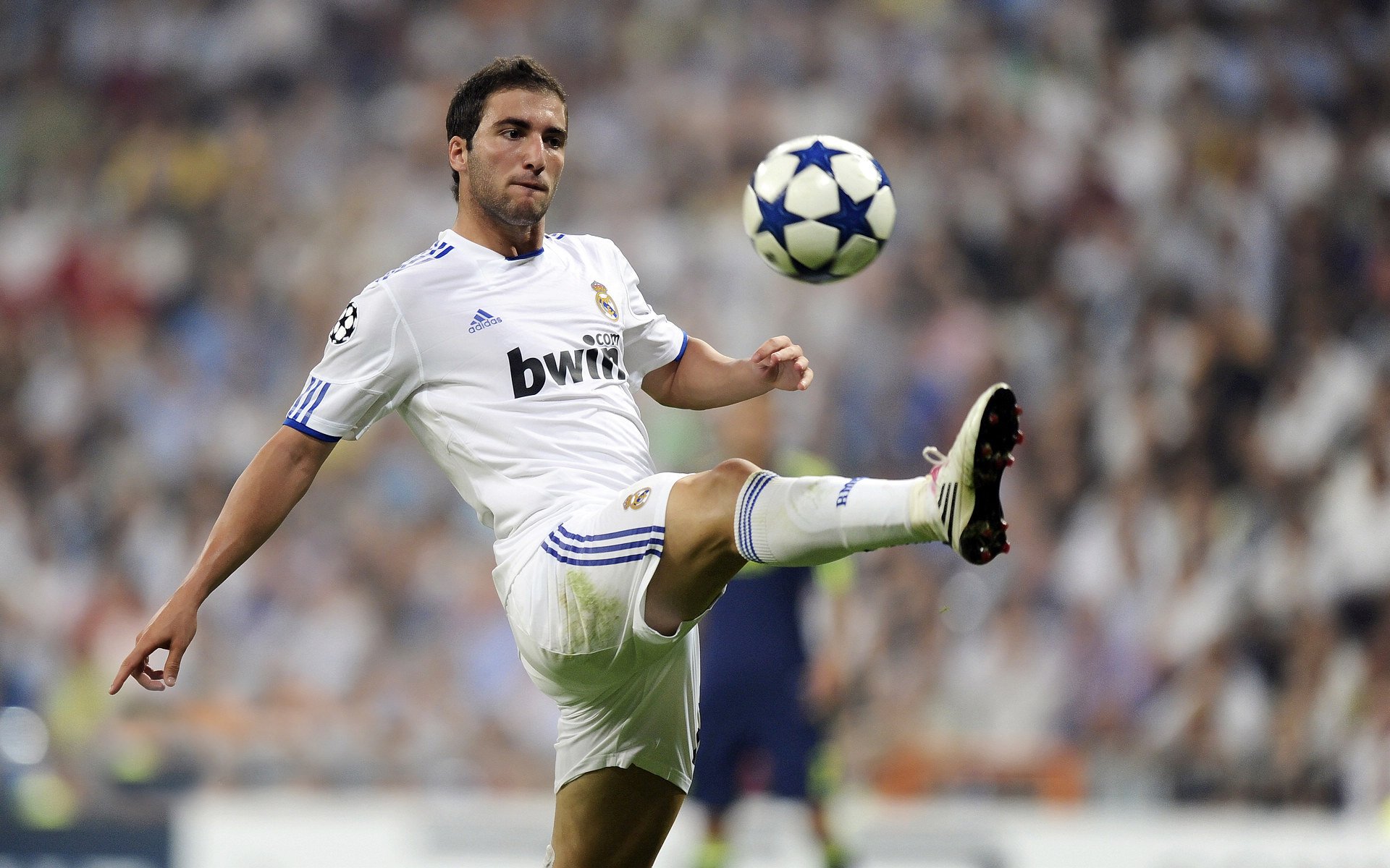 欧洲冠军联赛:皇马逆转晋级,淘汰赛进入高潮!,欧洲冠军杯皇马